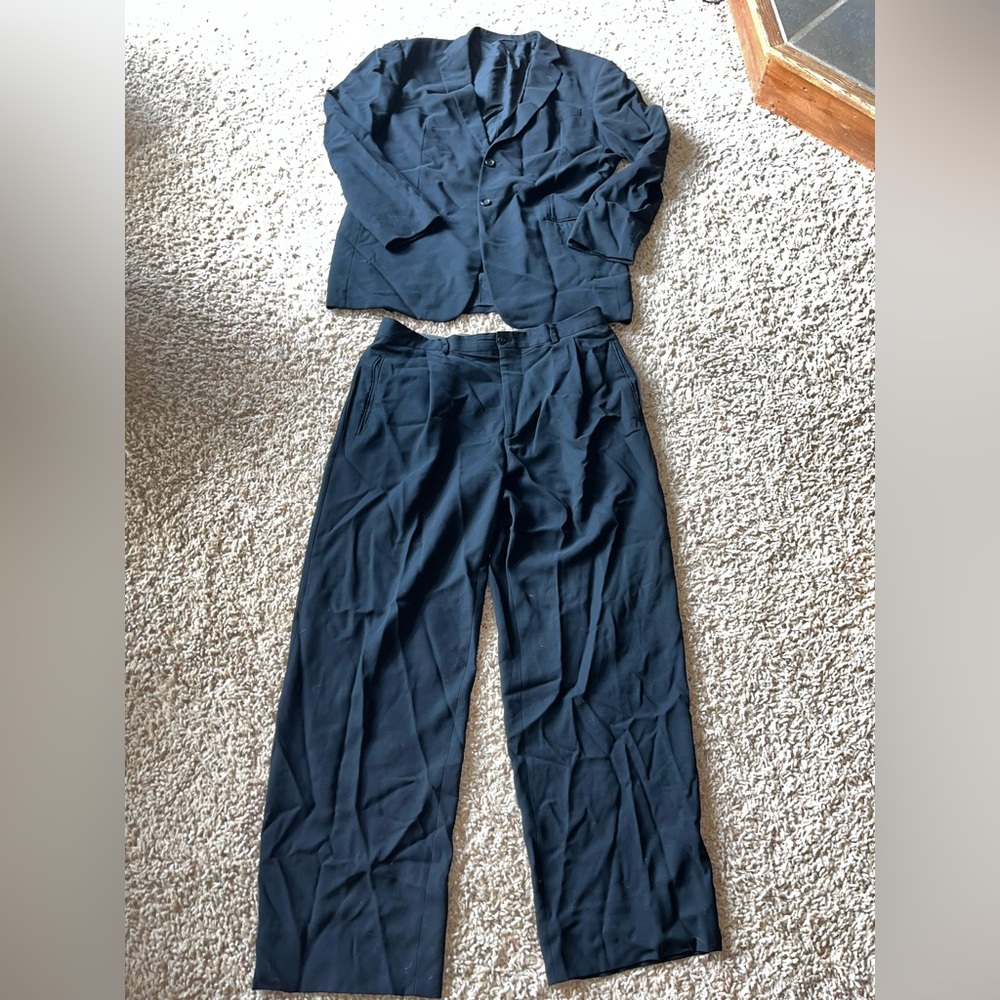 Men’s Giorgio Armani Suit size 56